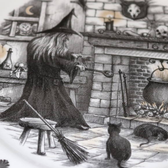 ROYAL STAFFORD HALLOWEEN WICKED WITCH DINNER PLATES - MADE IN ENGLAND -S/4- NEW - Picture 2 of 4